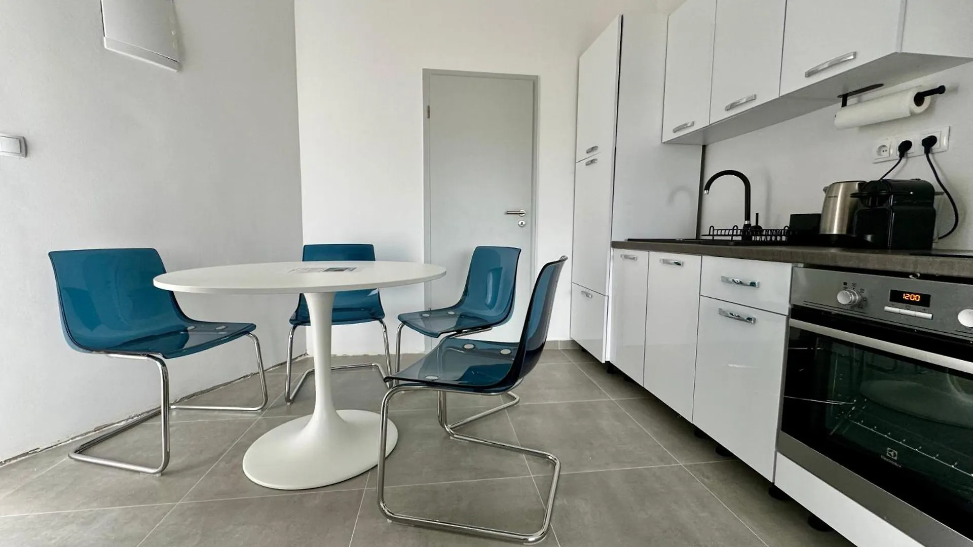 Staysee Vir - Penthouse Apartment 0*,  クロアチア